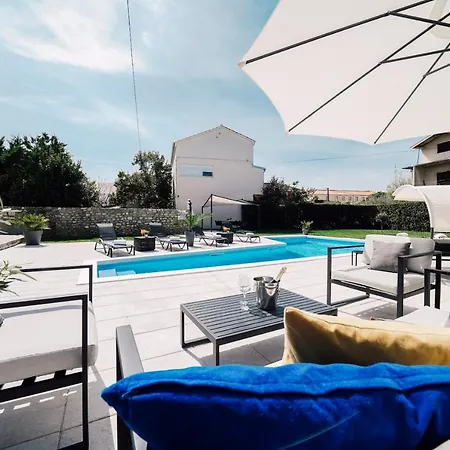Bellamare Apartment