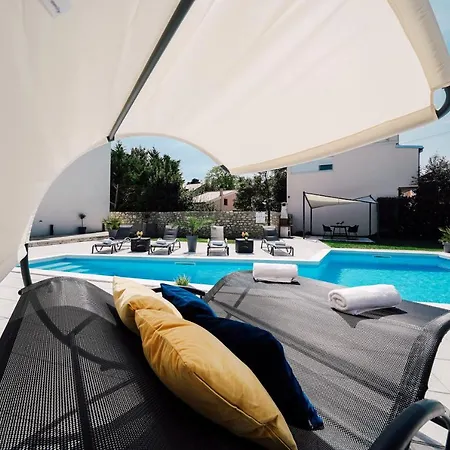 Bellamare Apartment