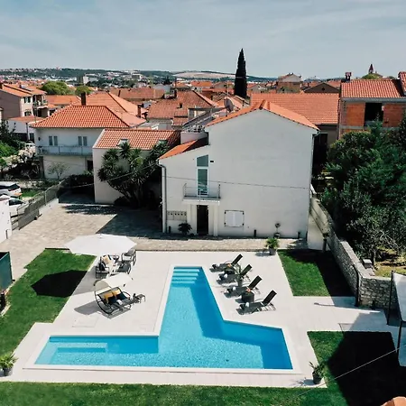 Bellamare Apartment