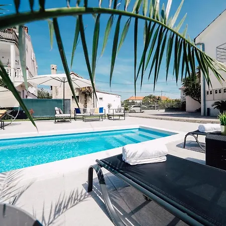Bellamare Apartment