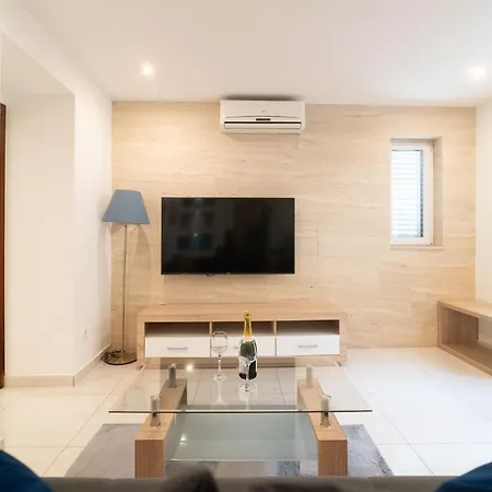 Bellamare Apartment *